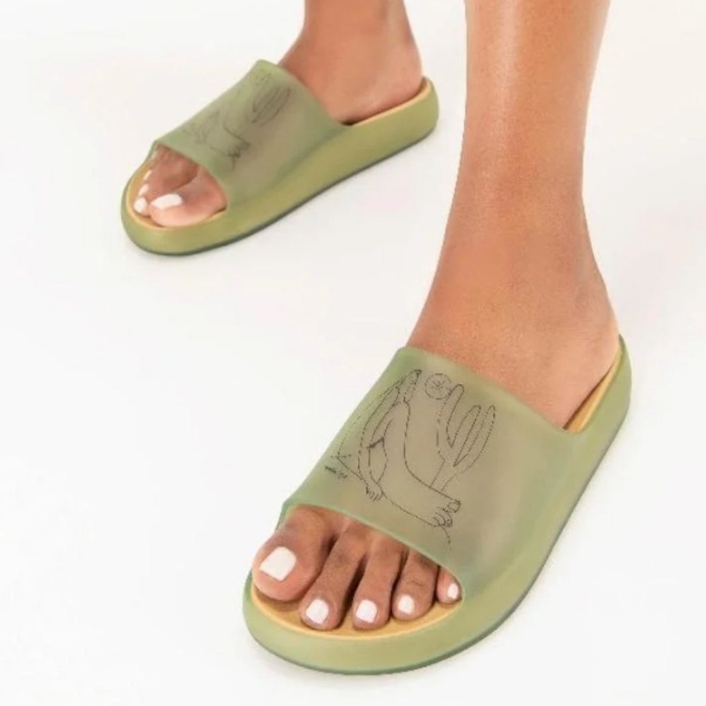 Melissa+Tarsilado Green Frog Slip On Jelly Rubber Slide Sandals Size 7/38 Vegan